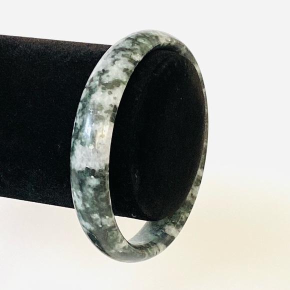 Bangle Natural Stone Nephrite 7” Bracelet - Picture 5 of 9
